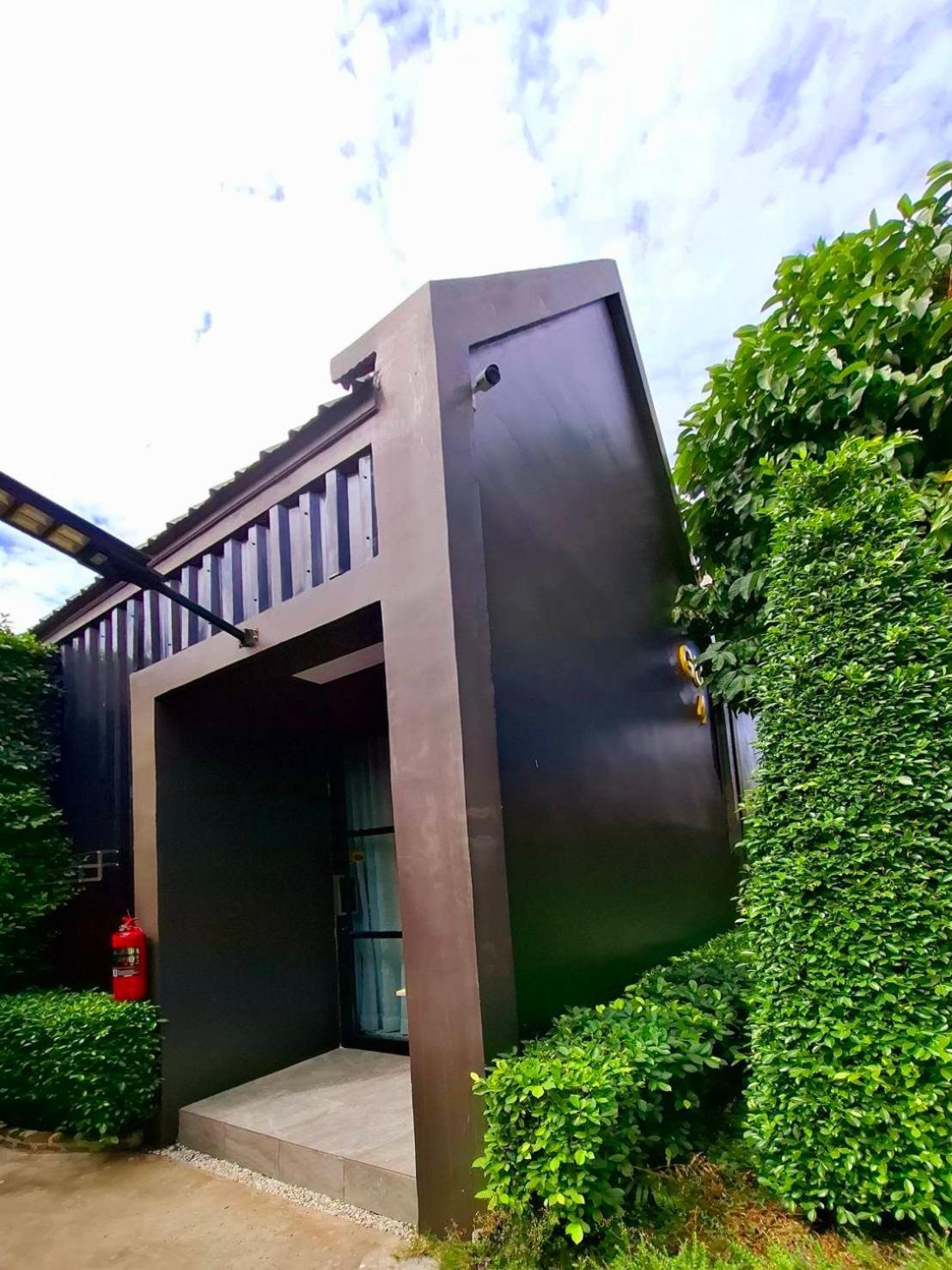 Sawasdee​ Buriram​ Resort エクステリア 写真