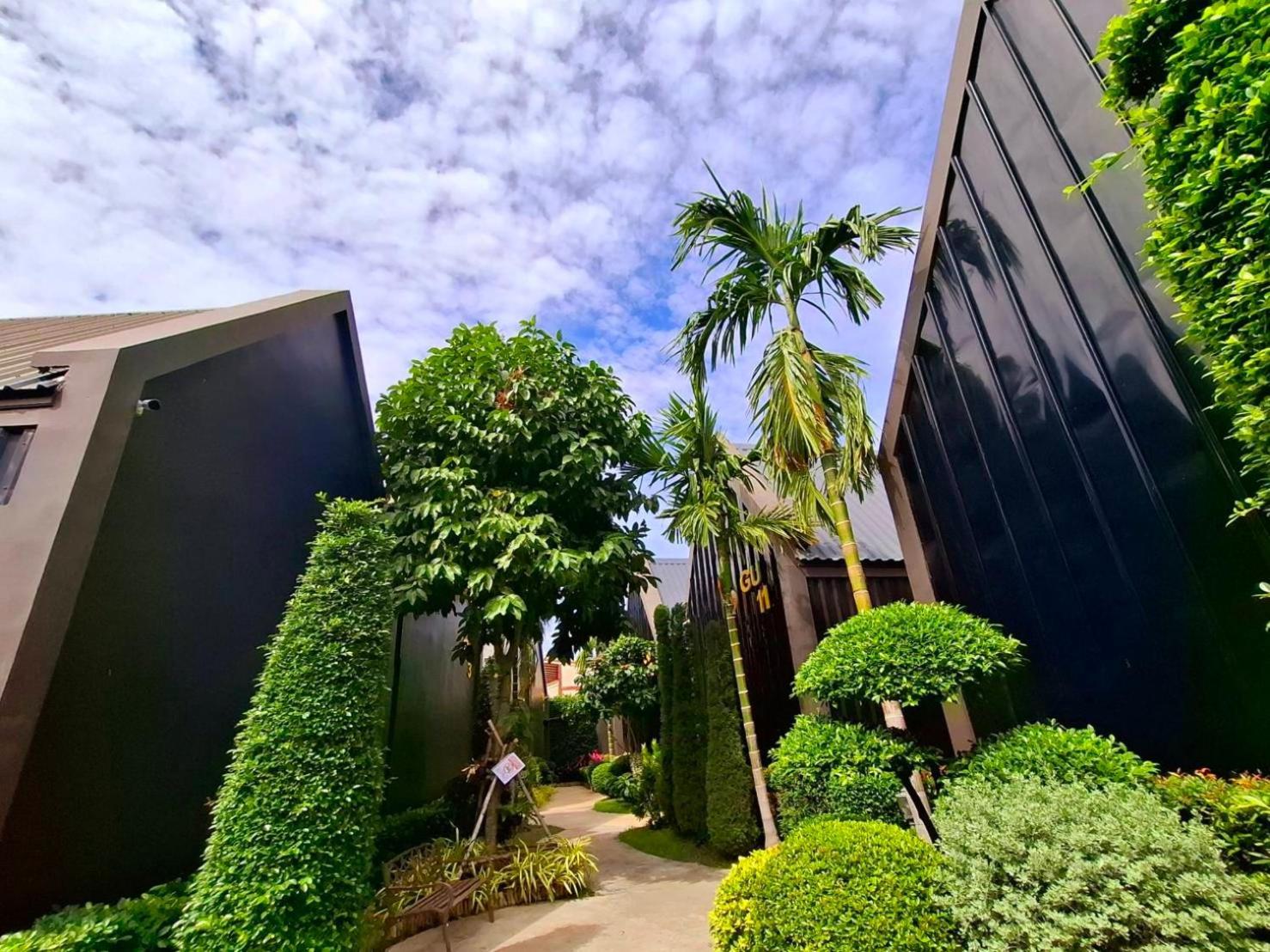 Sawasdee​ Buriram​ Resort エクステリア 写真