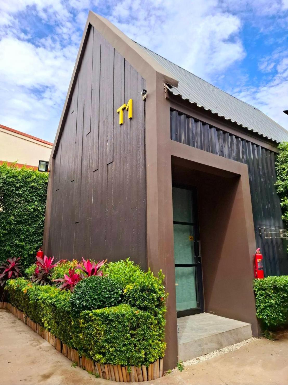 Sawasdee​ Buriram​ Resort エクステリア 写真