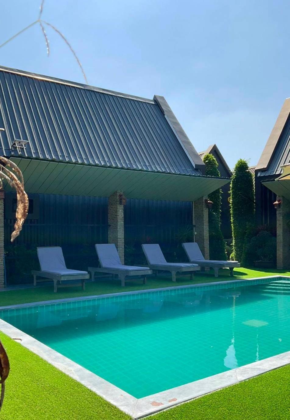 Sawasdee​ Buriram​ Resort エクステリア 写真